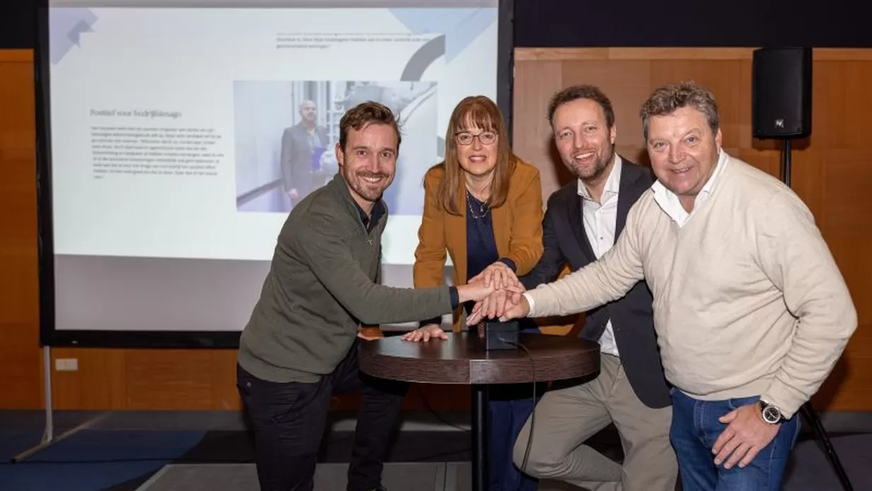 𝐍𝐢𝐞𝐮𝐰 𝐩𝐥𝐚𝐭𝐟𝐨𝐫𝐦 𝐠𝐞𝐥𝐚𝐧𝐜𝐞𝐞𝐫𝐝: 𝐃𝐮𝐮𝐫𝐳𝐚𝐚𝐦𝐕𝐥𝐚𝐚𝐫𝐝𝐢𝐧𝐠𝐞𝐧.𝐧𝐥