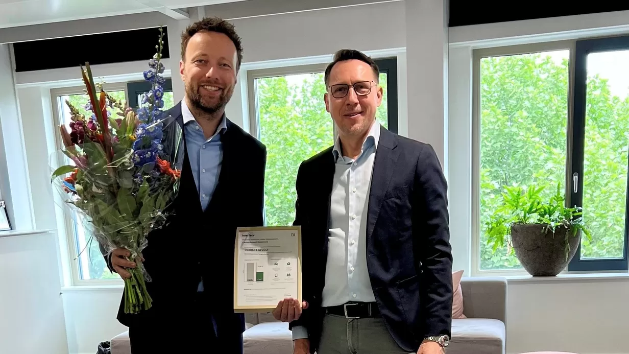 Nieuwe vloer stadskantoor Vlaardingen is groen gebaar Nieuwe vloer stadskantoor Vlaardingen is groen gebaar