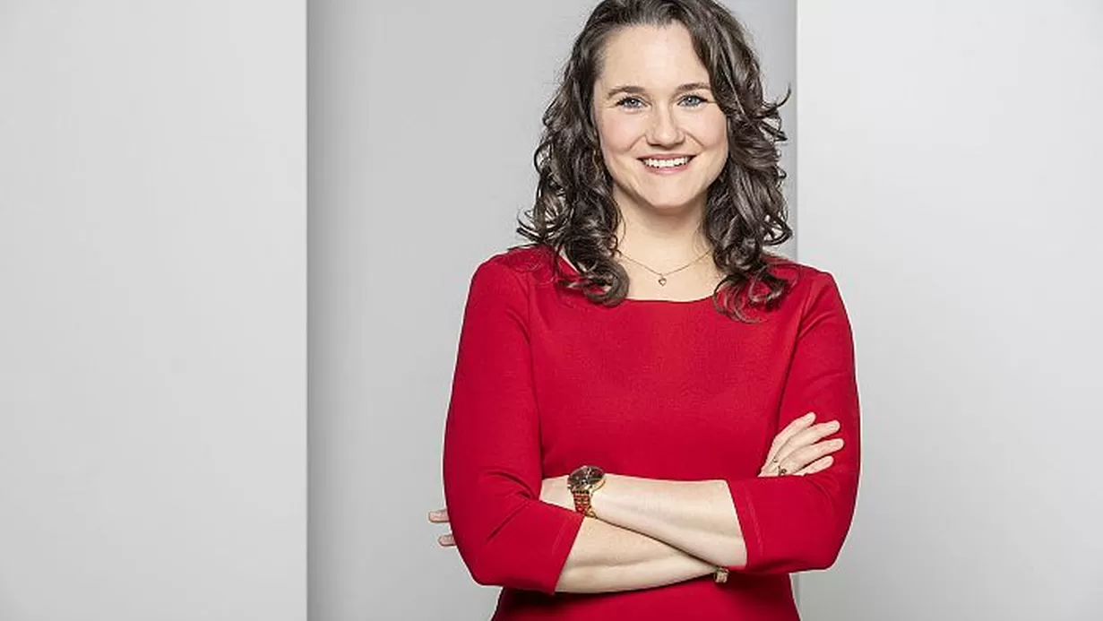 Verduurzaming Bedrijventerreinen Vlaardingen van start na aanstelling projectleider Geerke Versteeg Verduurzaming Bedrijventerreinen Vlaardingen van start na aanstelling projectleider Geerke Versteeg