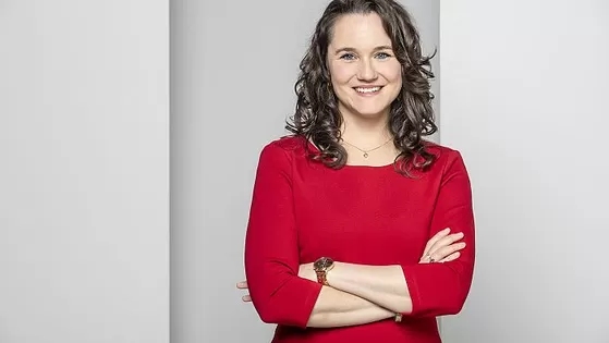 Verduurzaming Bedrijventerreinen Vlaardingen van start na aanstelling projectleider Geerke Versteeg Verduurzaming Bedrijventerreinen Vlaardingen van start na aanstelling projectleider Geerke Versteeg